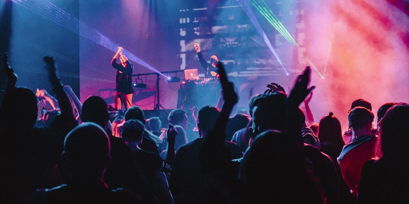 铁粉聚集地球迷社区内用户热烈讨论比赛场景